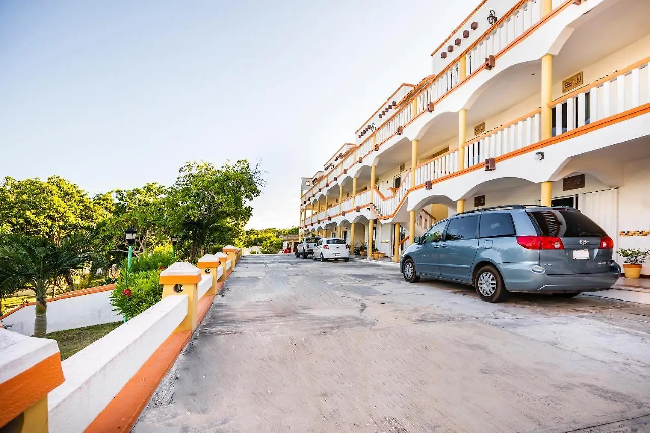Capital O Oxtankah,Chetumal Bay Hotel Calderitas